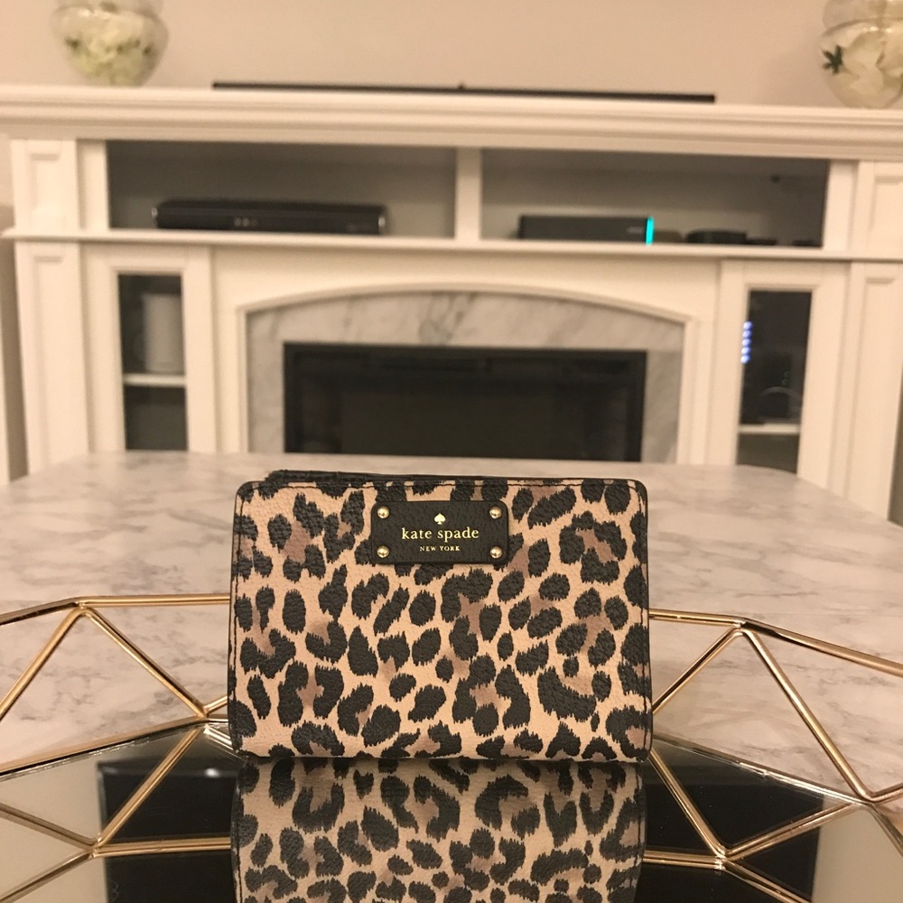 💥🆕 Kate Spade Tellie Grove Street Leopard Wallet
